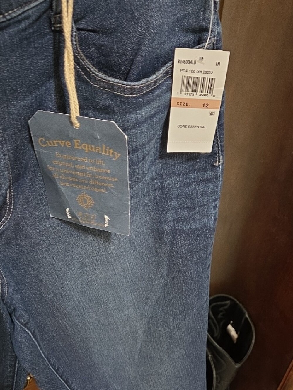 Democracy Women's Skinny Jeans in Medium Blue Wash - Picture 3 of 5